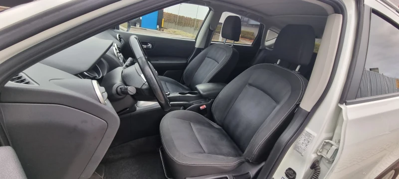 Nissan Qashqai 2.0dci 4x4 Авоматик, снимка 6 - Автомобили и джипове - 46117773