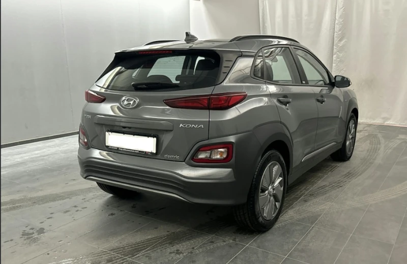 Hyundai Kona 42 kWh Гаранционен автомобил, снимка 3 - Автомобили и джипове - 49326104