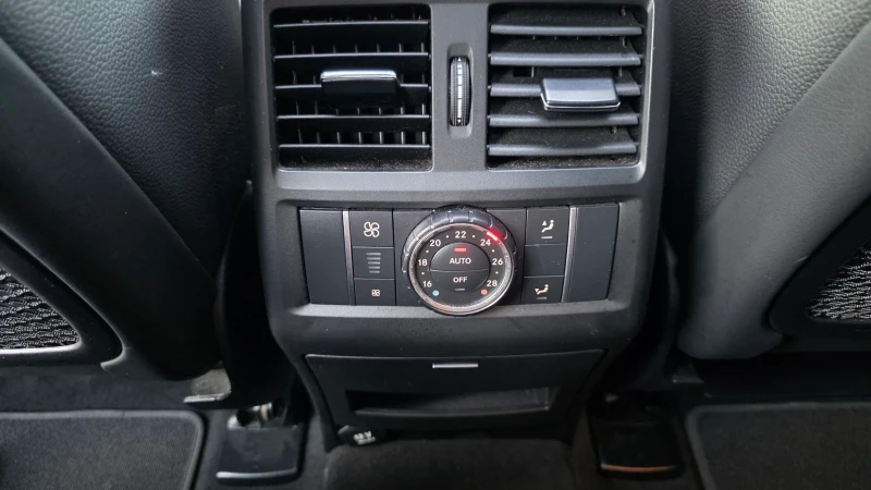 Mercedes-Benz ML 400 Ml 400, снимка 10 - Автомобили и джипове - 52369162