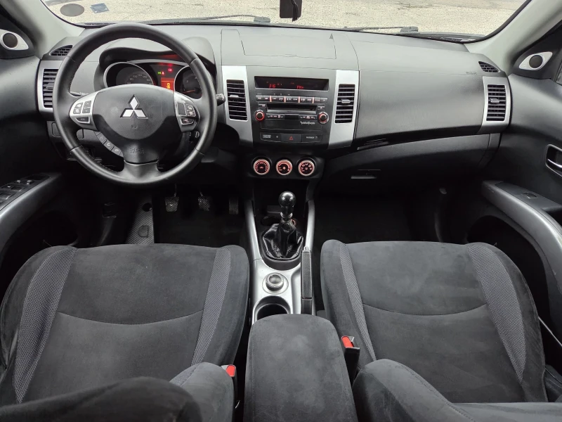 Mitsubishi Outlander 2, 2 tdi 163 hp 7-местен, снимка 14 - Автомобили и джипове - 52562994