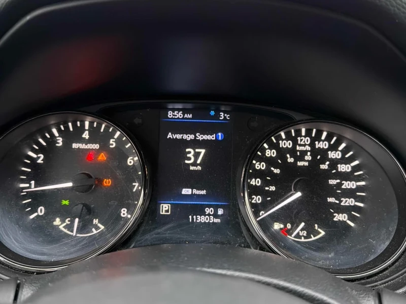 Nissan Qashqai * AWD CVT / BLIND SPOT/APPLE CARPLAY/CARFAX , снимка 11 - Автомобили и джипове - 52951835