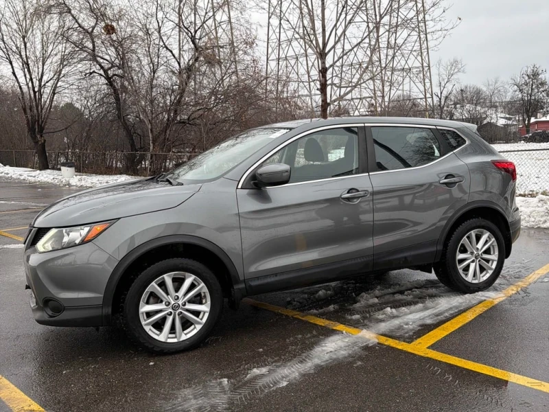 Nissan Qashqai * AWD CVT / BLIND SPOT/APPLE CARPLAY/CARFAX , снимка 2 - Автомобили и джипове - 52951835