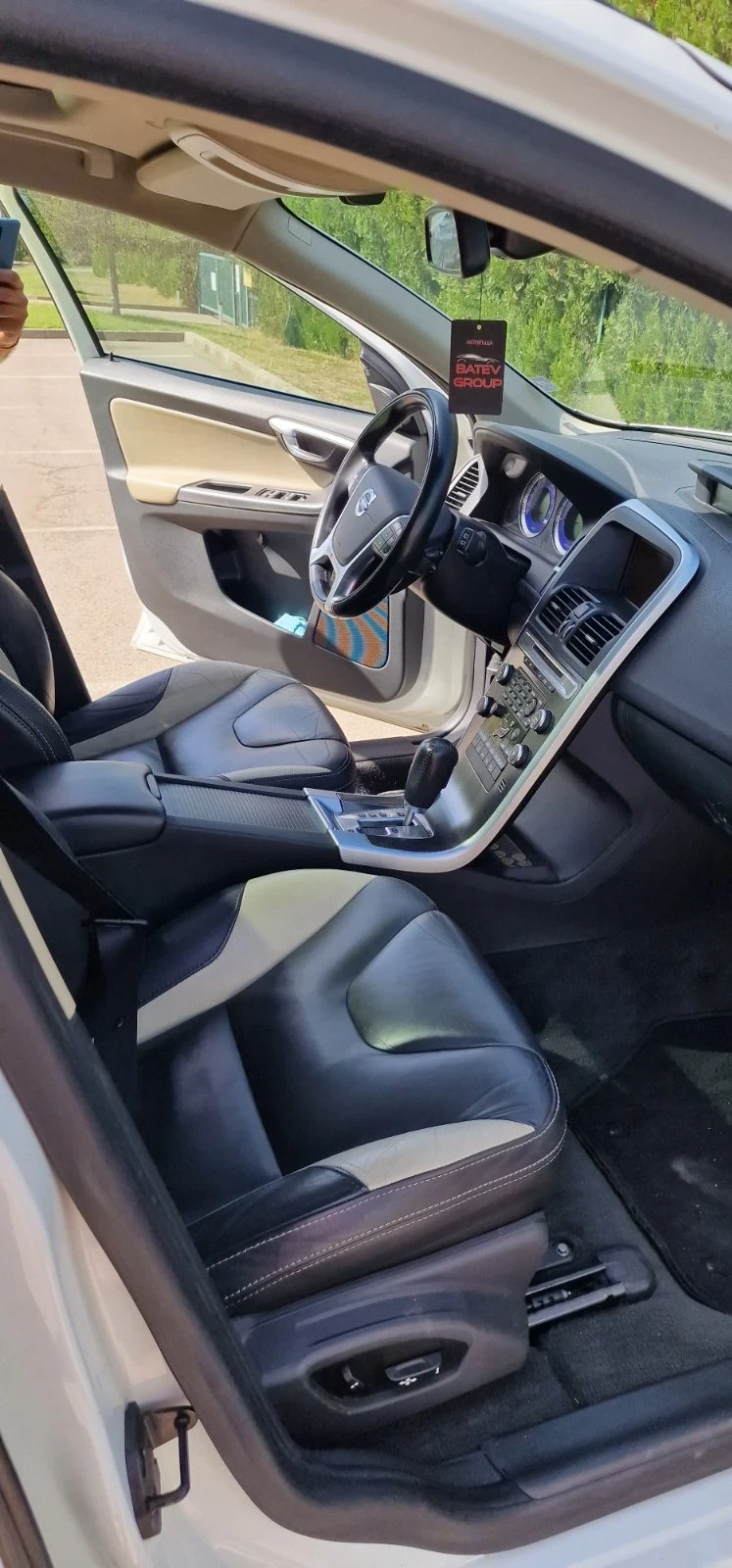 Volvo XC60 R design ПО ДОГОВАРЯНЕ!, снимка 5 - Автомобили и джипове - 54747693