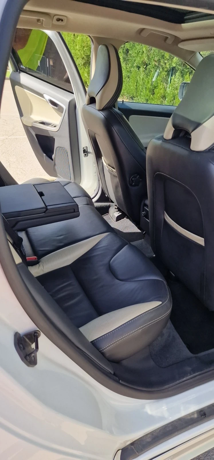 Volvo XC60 R design ПО ДОГОВАРЯНЕ!, снимка 8 - Автомобили и джипове - 54747693