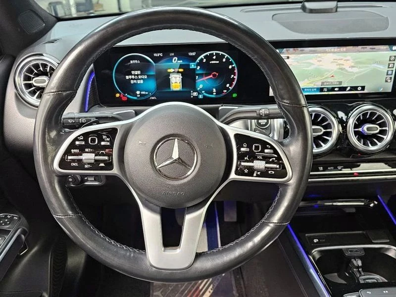 Mercedes-Benz GLB 220, снимка 12 - Автомобили и джипове - 56737318