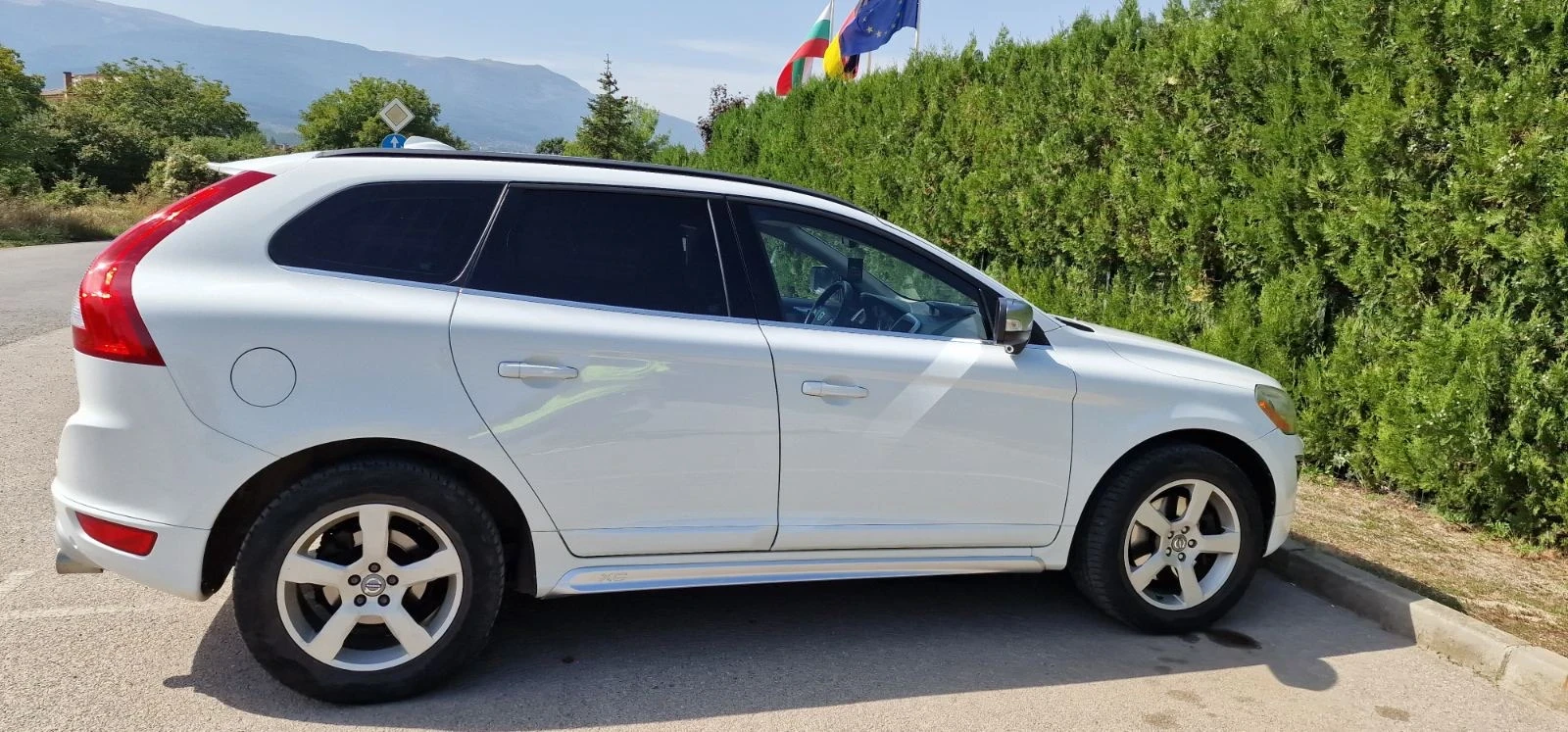 Volvo XC60 R design ПО ДОГОВАРЯНЕ!, снимка 3 - Автомобили и джипове - 54747693