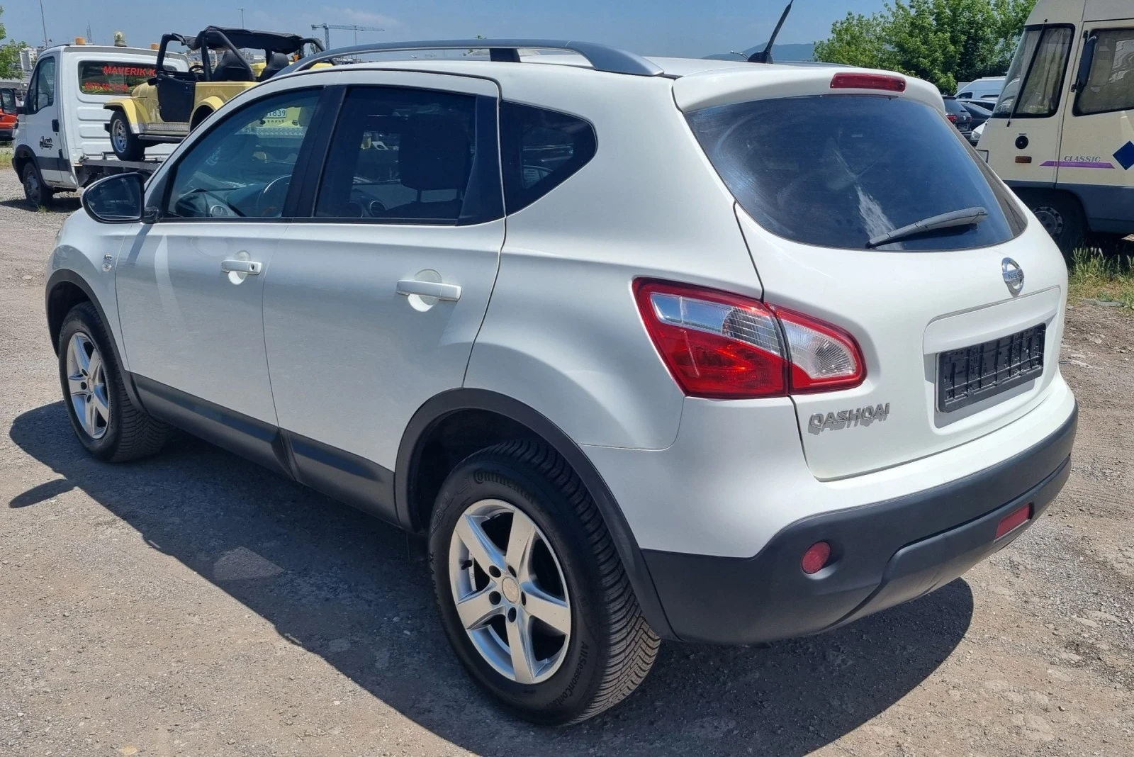 Nissan Qashqai 2.0dci 4x4 Авоматик - изображение 4