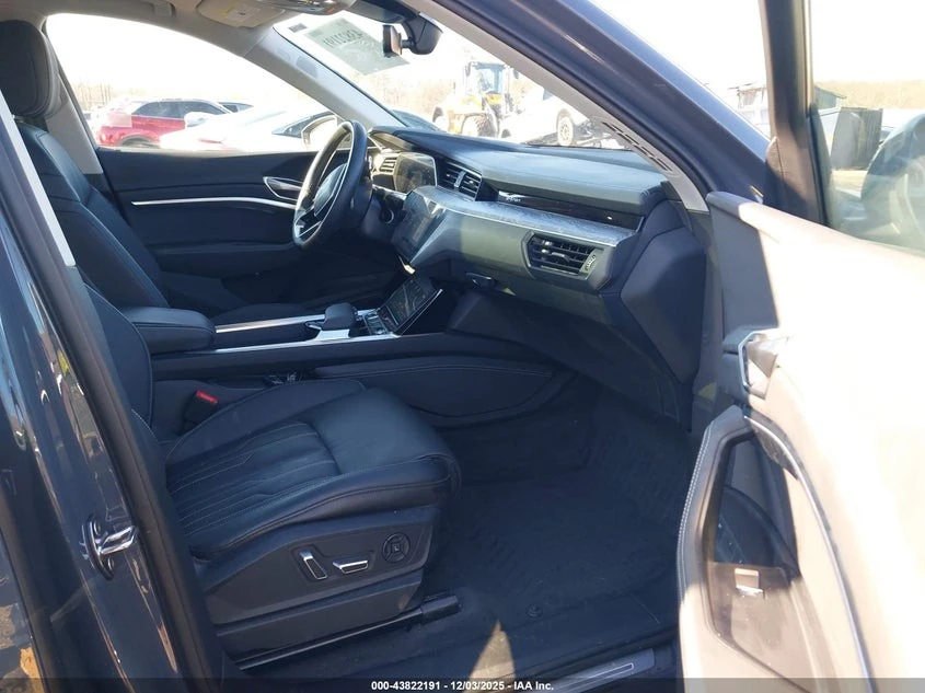 Audi Q8 E-TRON PRESTIGE � ����������� & ���� ������ | Mobile.bg � ����������� 11