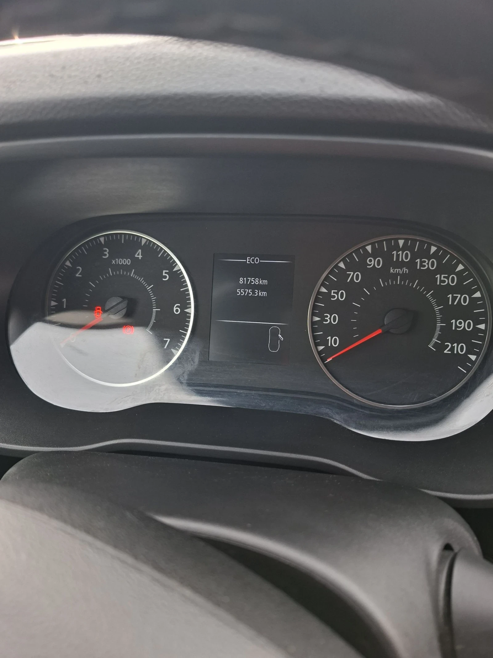 Dacia Duster 1.5 NAVI 4X4, снимка 17 - Автомобили и джипове - 53903032