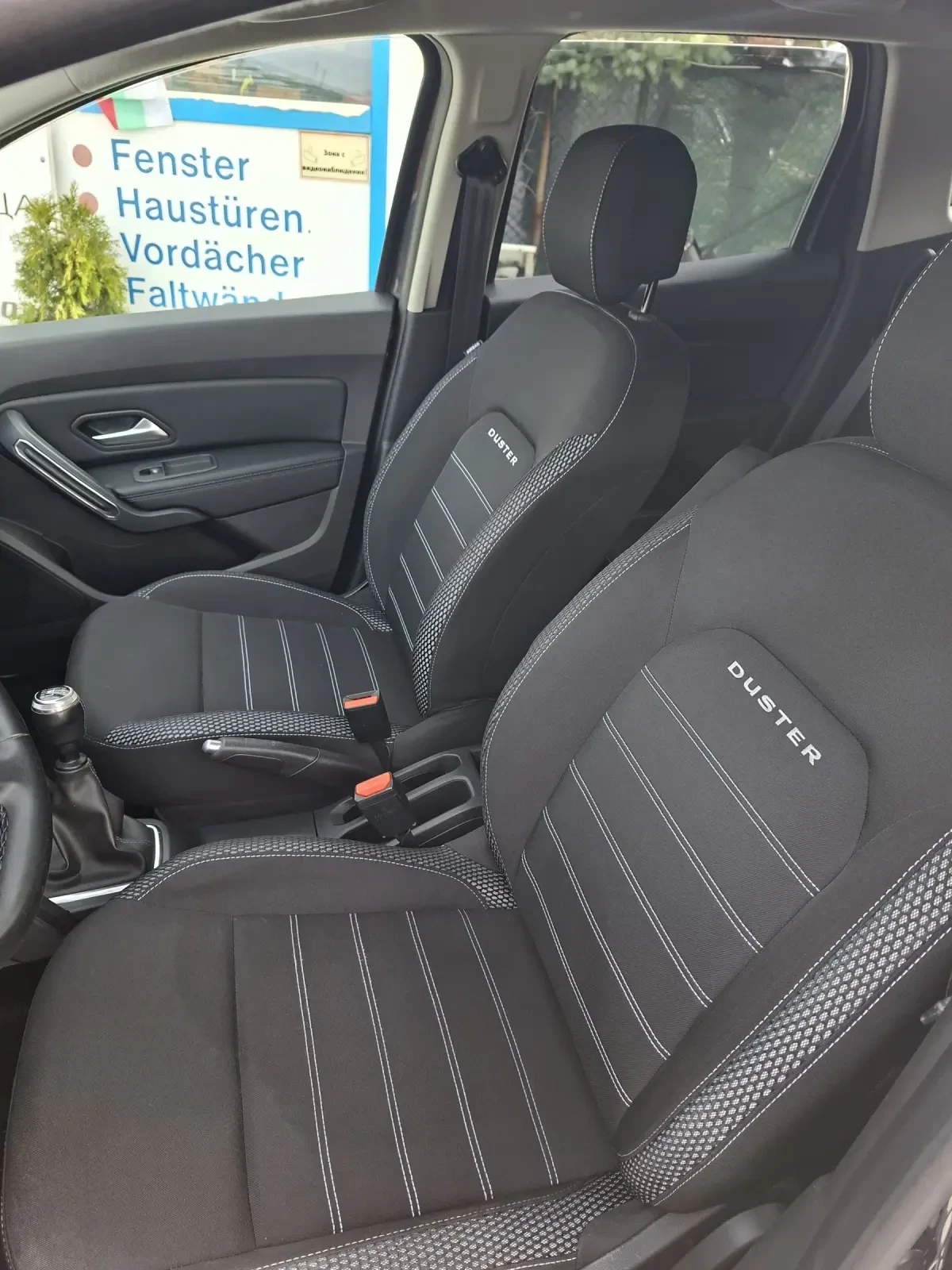 Dacia Duster 1.5 NAVI 4X4, снимка 13 - Автомобили и джипове - 53903032