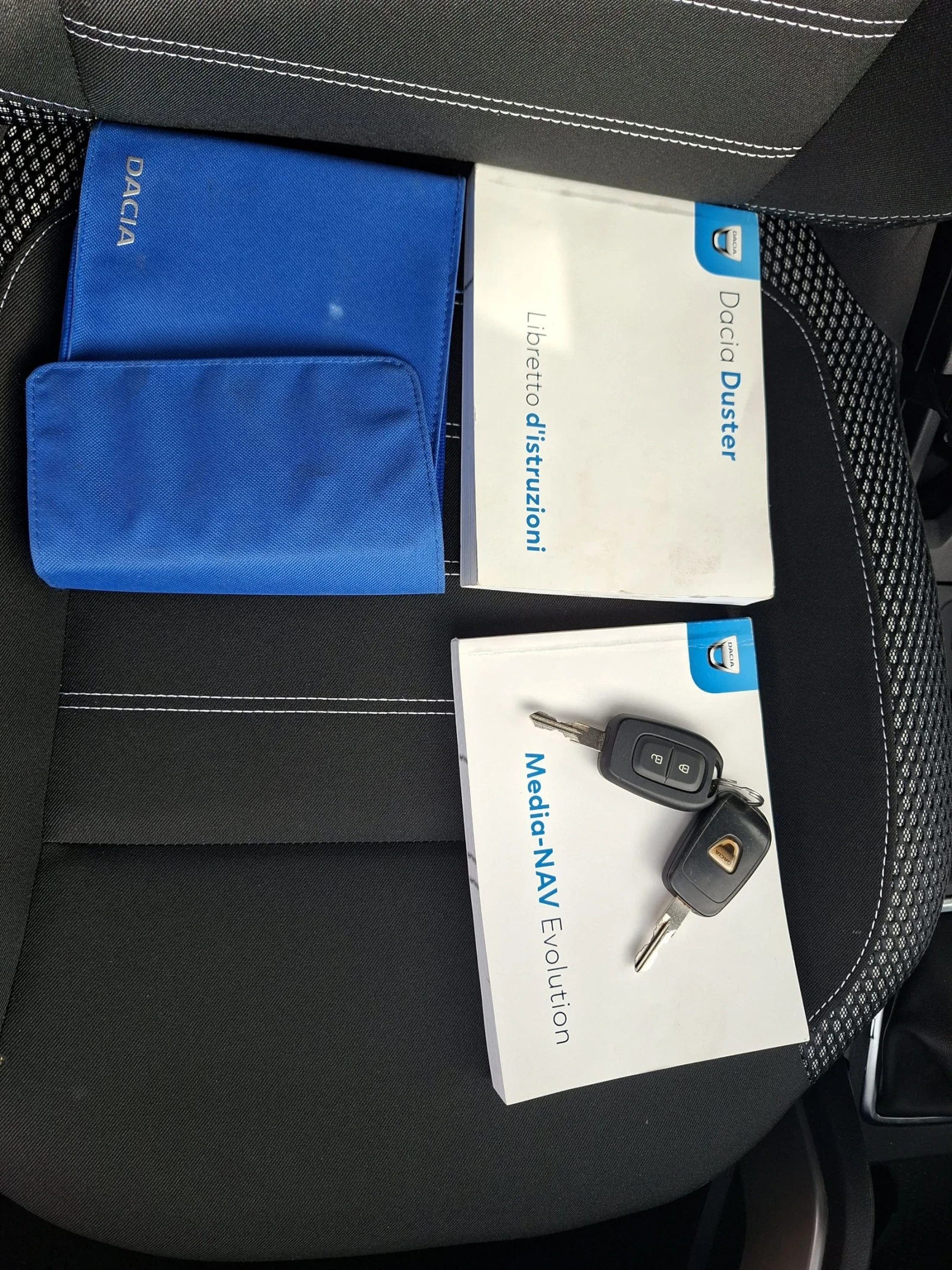 Dacia Duster 1.5 NAVI 4X4, снимка 16 - Автомобили и джипове - 53903032