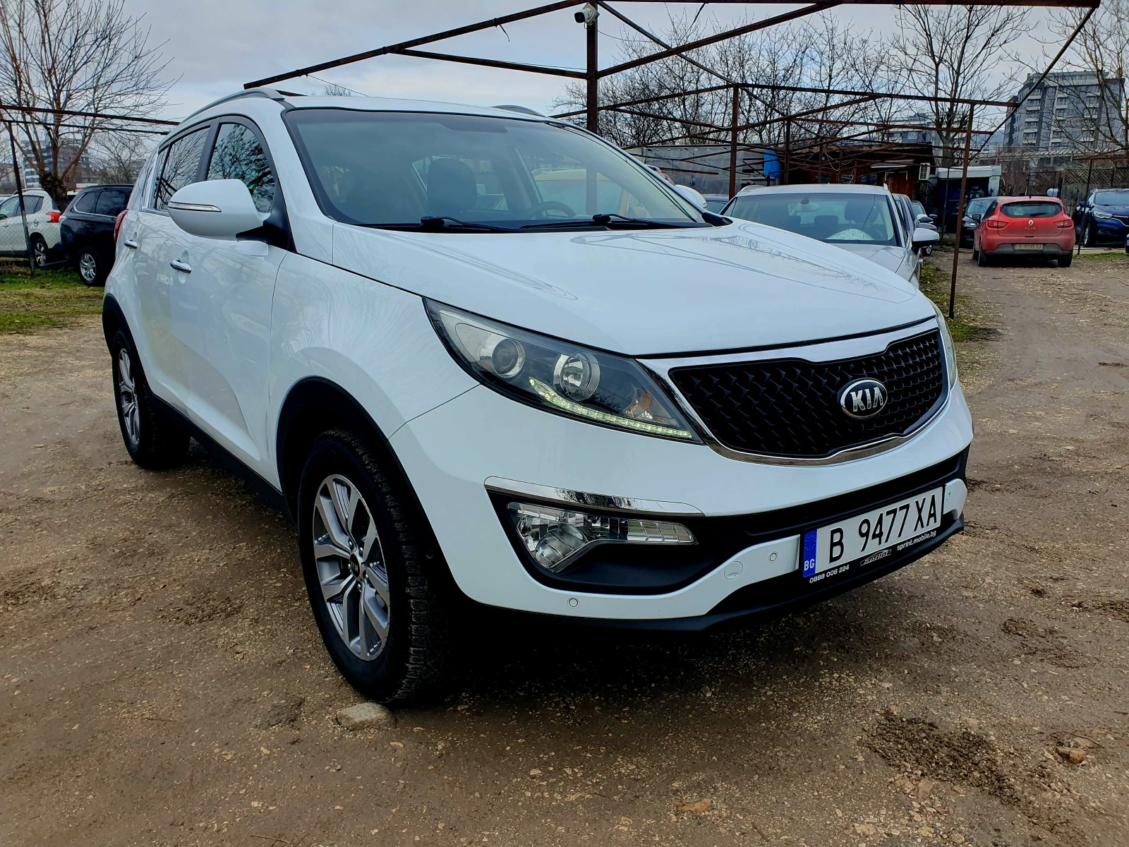 Kia Sportage 1.6i LED КАМЕРА NAVI ПОДГРЕВ НОВИ ЗИМНИ ГУМИ, снимка 4 - Автомобили и джипове - 54403757