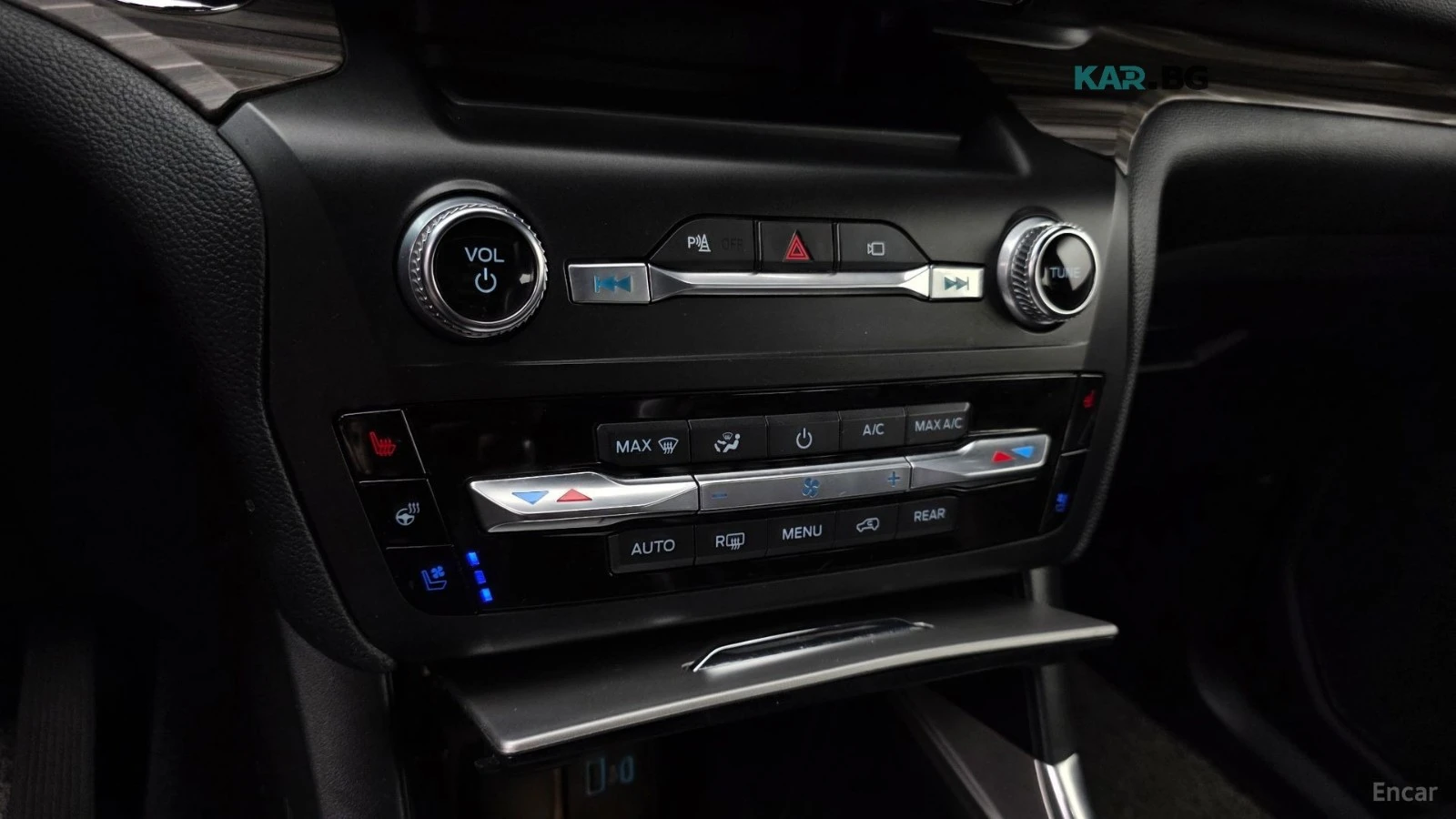 Ford Explorer 3.0 PHEV* DISTRONIC* 360* ПОДГРЕВ* ОБДУХВАНЕ* , снимка 12 - Автомобили и джипове - 56222918