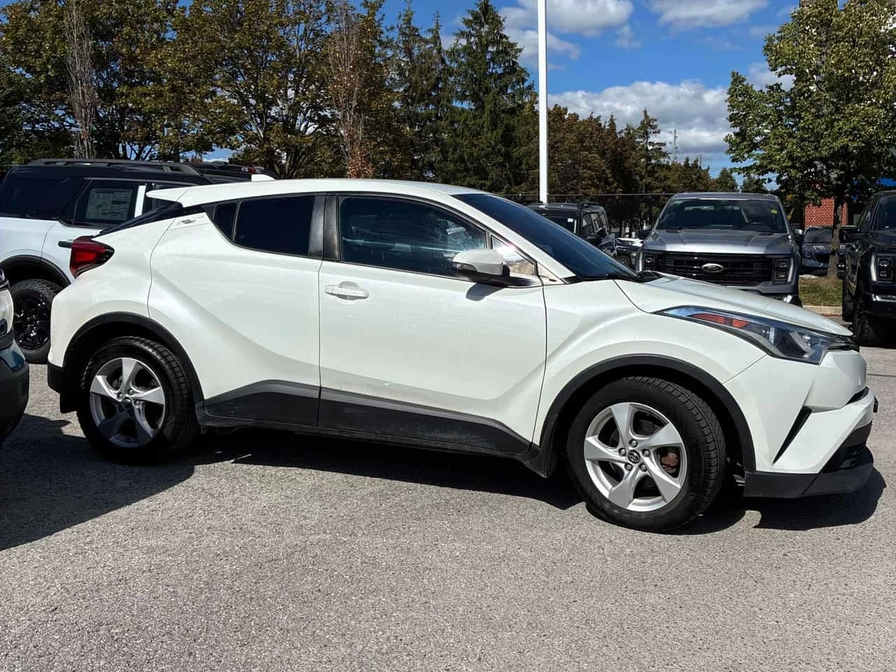 Toyota C-HR * FWD * CARFAX *  | Mobile.bg � ����������� 3