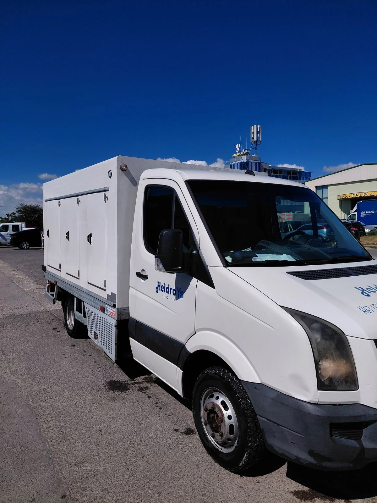 VW Crafter, снимка 6 - Бусове и автобуси - 56119379