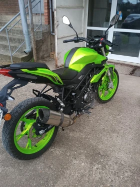 Benelli 125 Зелен металик, снимка 4