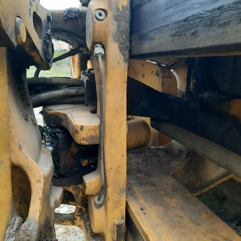 Багер Komatsu Wb91r-5 , снимка 6 - Индустриална техника - 52813846