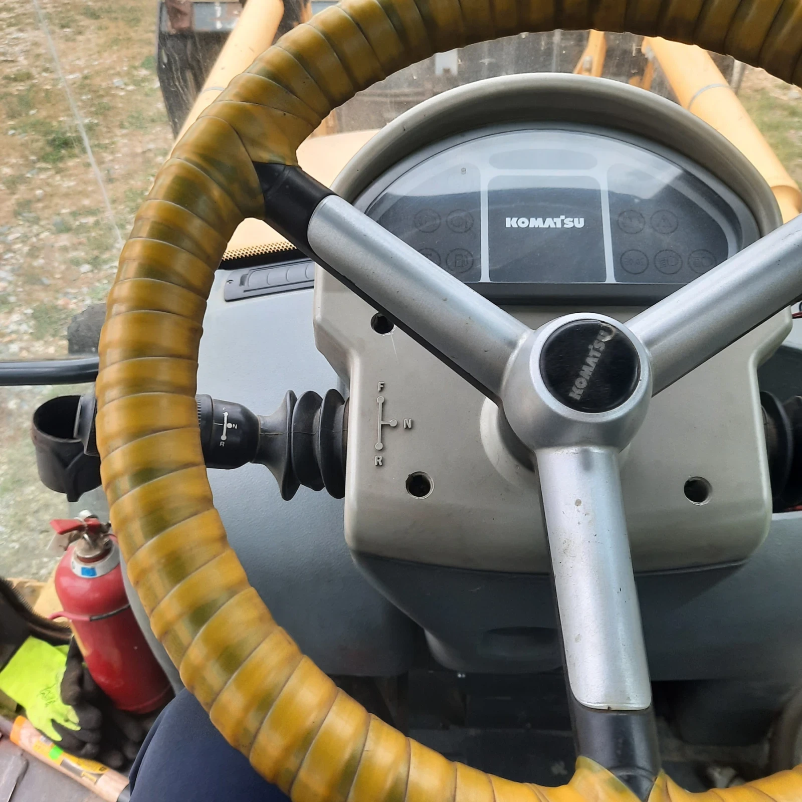 Багер Komatsu Wb91r-5  - изображение 9