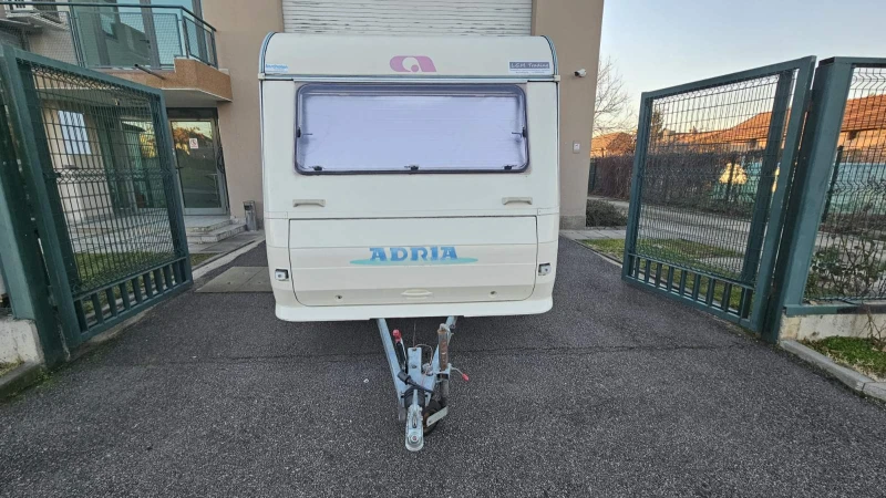 Каравана Adria UNICA 5001DD, снимка 1 - Каравани и кемпери - 48406652