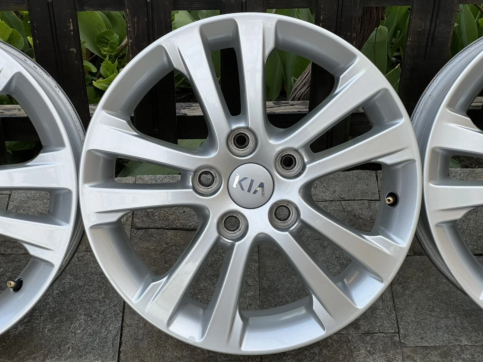 ������ �� Kia | Mobile.bg � ����������� 7