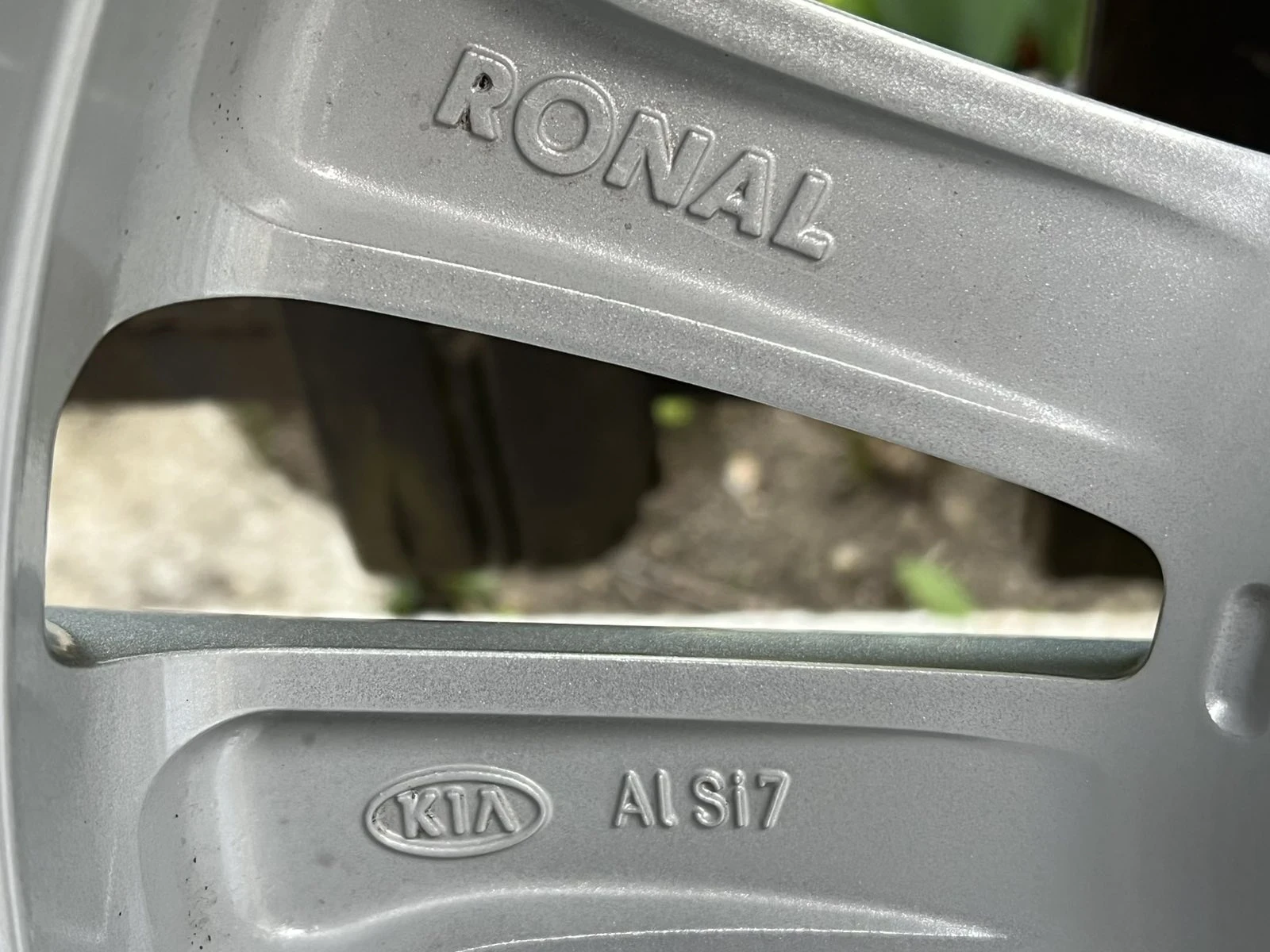 ������ �� Kia | Mobile.bg � ����������� 12