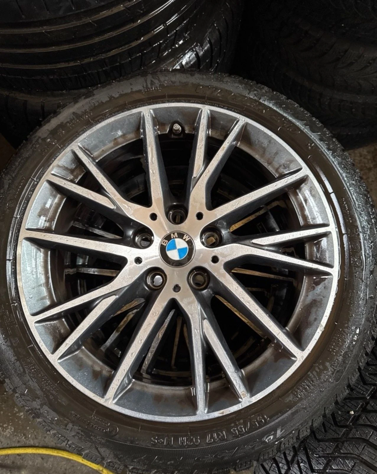 Гуми с джанти Pirelli 195/55R17, снимка 2 - Гуми и джанти - 55888220