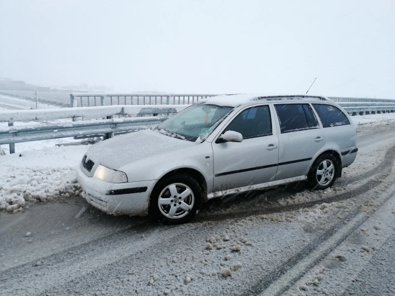 Skoda Octavia Tour 1.9 Tdi, снимка 7 - Автомобили и джипове - 48046644