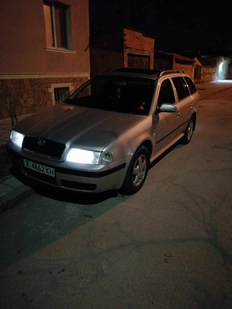 Skoda Octavia Tour 1.9 Tdi, снимка 3 - Автомобили и джипове - 48046644