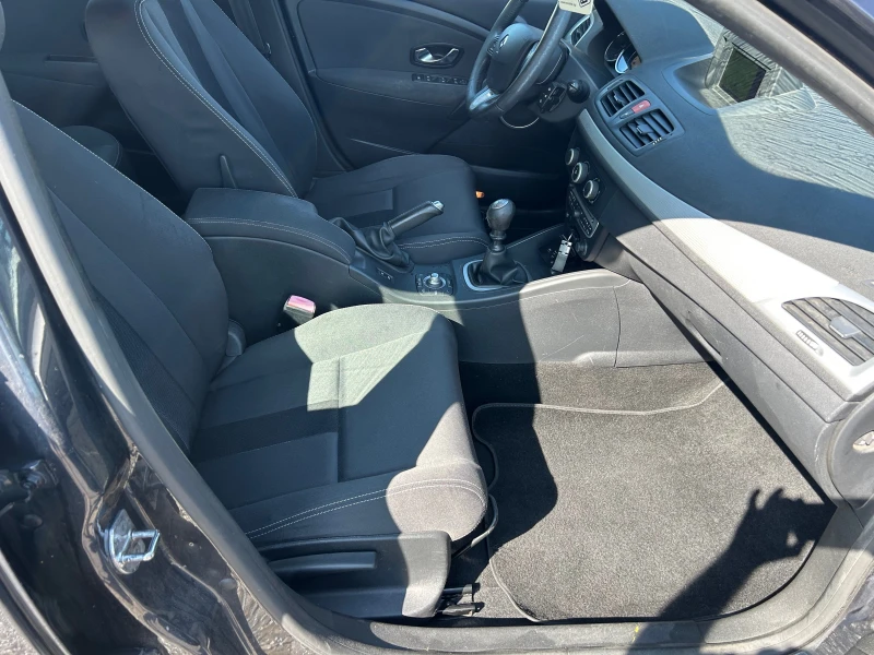 Renault Megane 1.5-110к., снимка 8 - Автомобили и джипове - 51061569