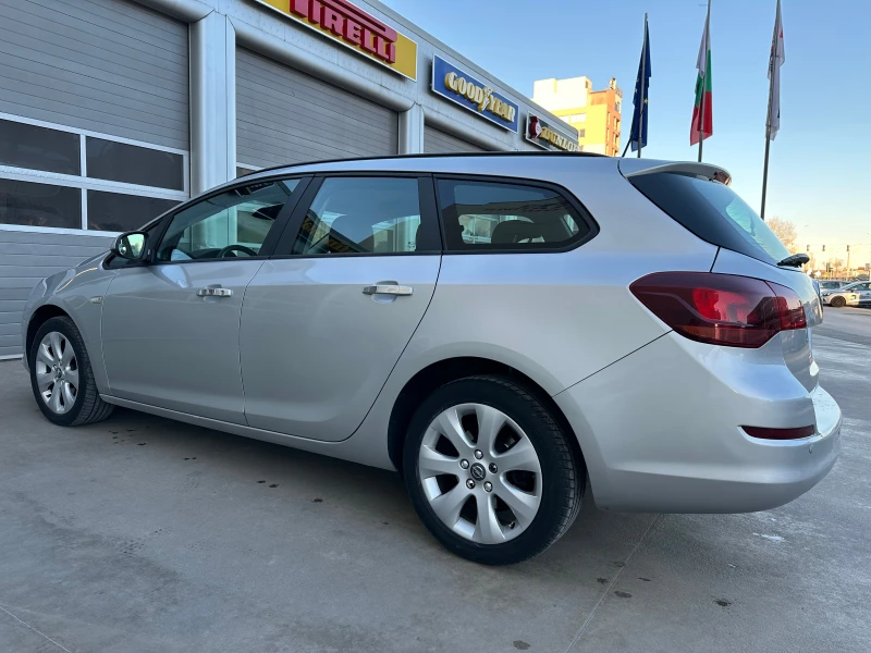 Opel Astra 1.7CDTI, снимка 4 - Автомобили и джипове - 52450307