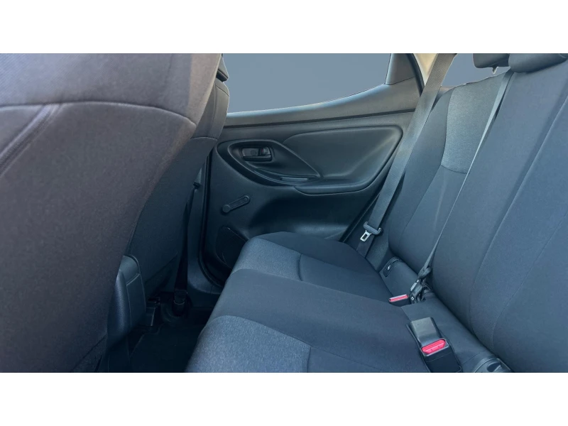 Toyota Yaris Месечни вноски от 319лв с ДДС, Месечна вноска от 3, снимка 11 - Автомобили и джипове - 52462610