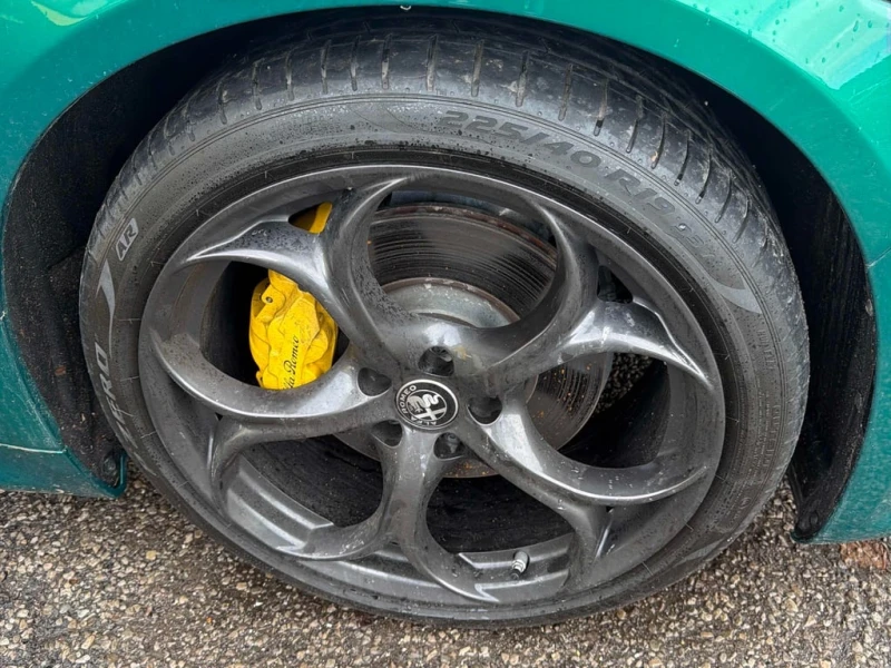 Alfa Romeo Giulia * Estrema * CARFAX * БЕЗ ПЪРВОНАЧАЛНА ВНОСКА, снимка 7 - Автомобили и джипове - 53048089