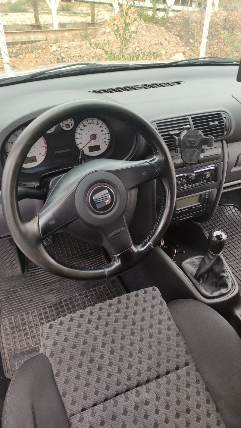 Seat Leon 1.8T, снимка 9 - Автомобили и джипове - 53178676