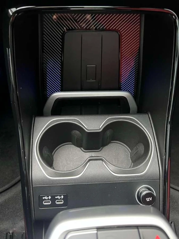 BMW iX1 xDrive30, снимка 8 - Автомобили и джипове - 53123959