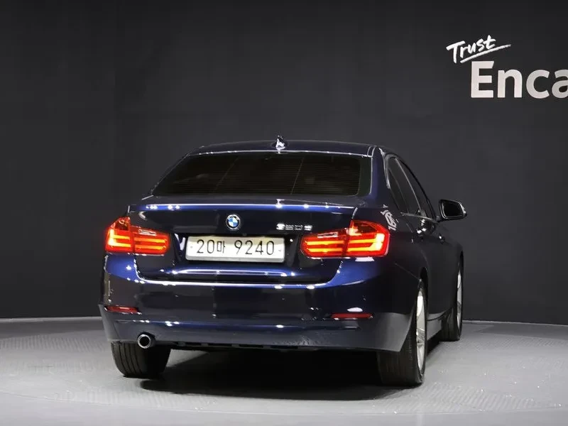 BMW 320 d, снимка 4 - Автомобили и джипове - 54589711
