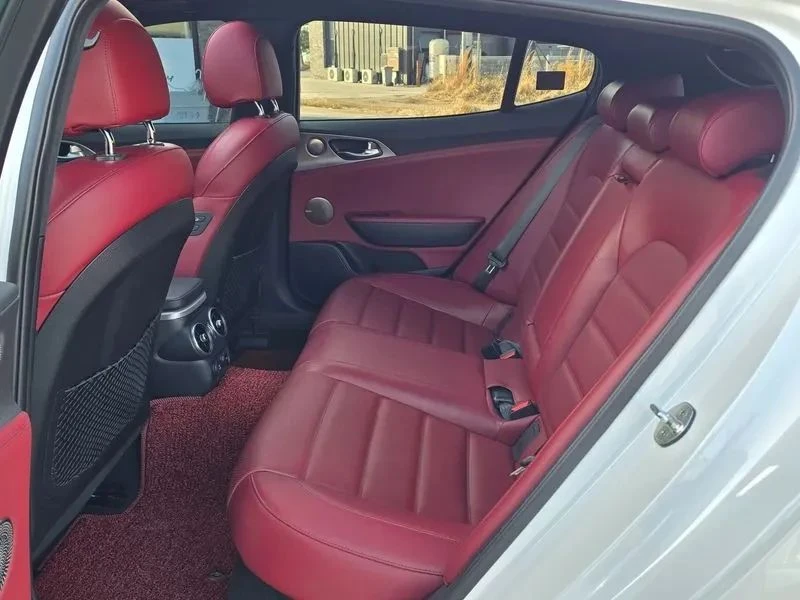 Kia Stinger, снимка 8 - Автомобили и джипове - 56689208