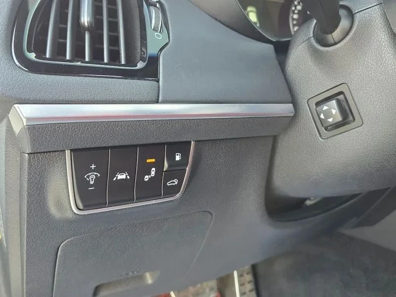 Kia Stinger, снимка 13 - Автомобили и джипове - 56689208