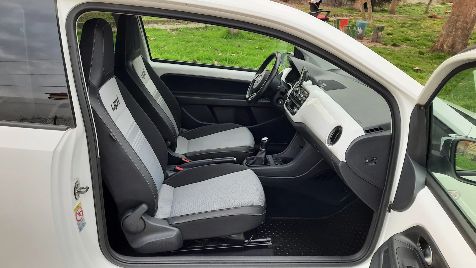 VW Up White Edition - изображение 7
