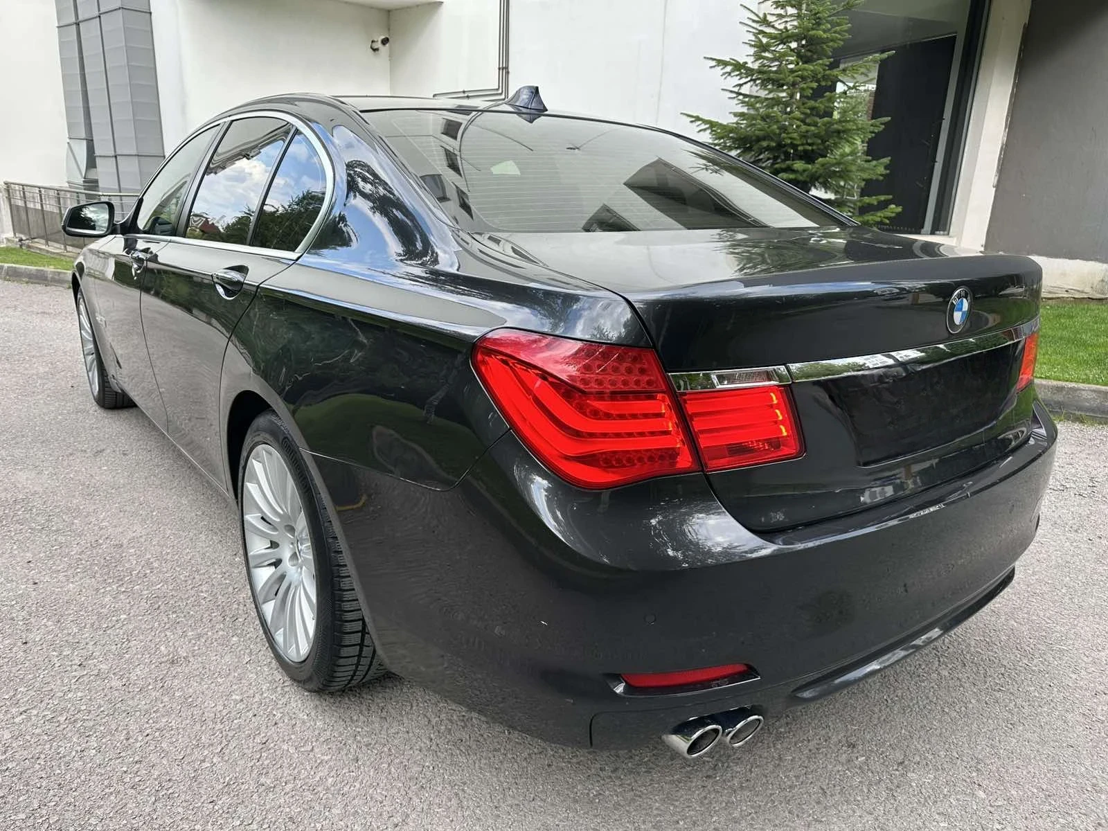 BMW 730 d / ПОДГРЕВ / РЕГИСТРИРАН - изображение 5