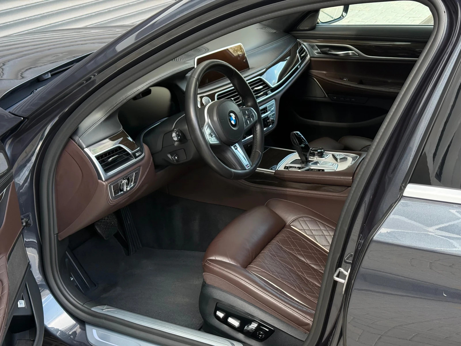 BMW 740, снимка 9 - Автомобили и джипове - 54043016