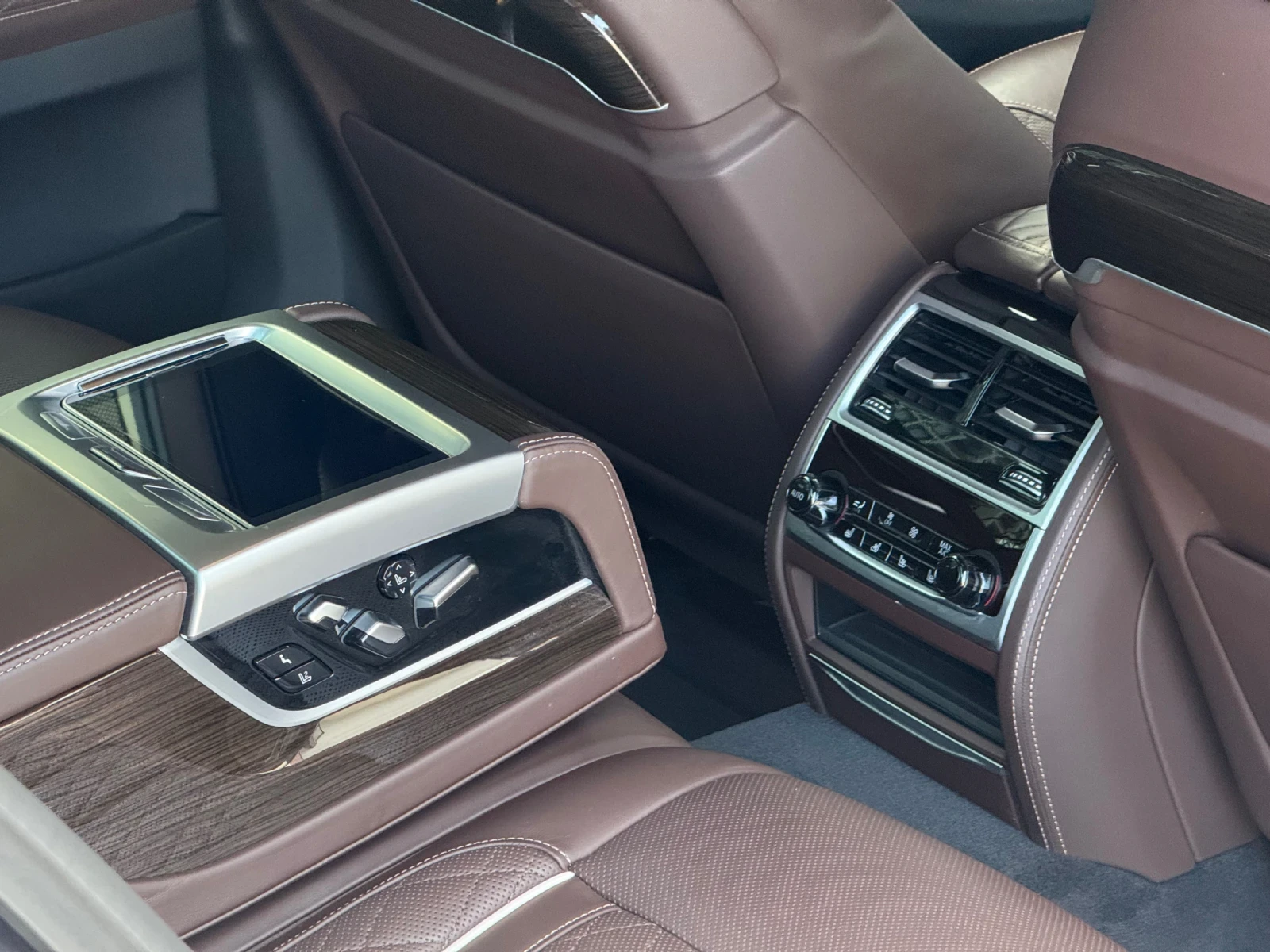 BMW 740, снимка 17 - Автомобили и джипове - 54043016