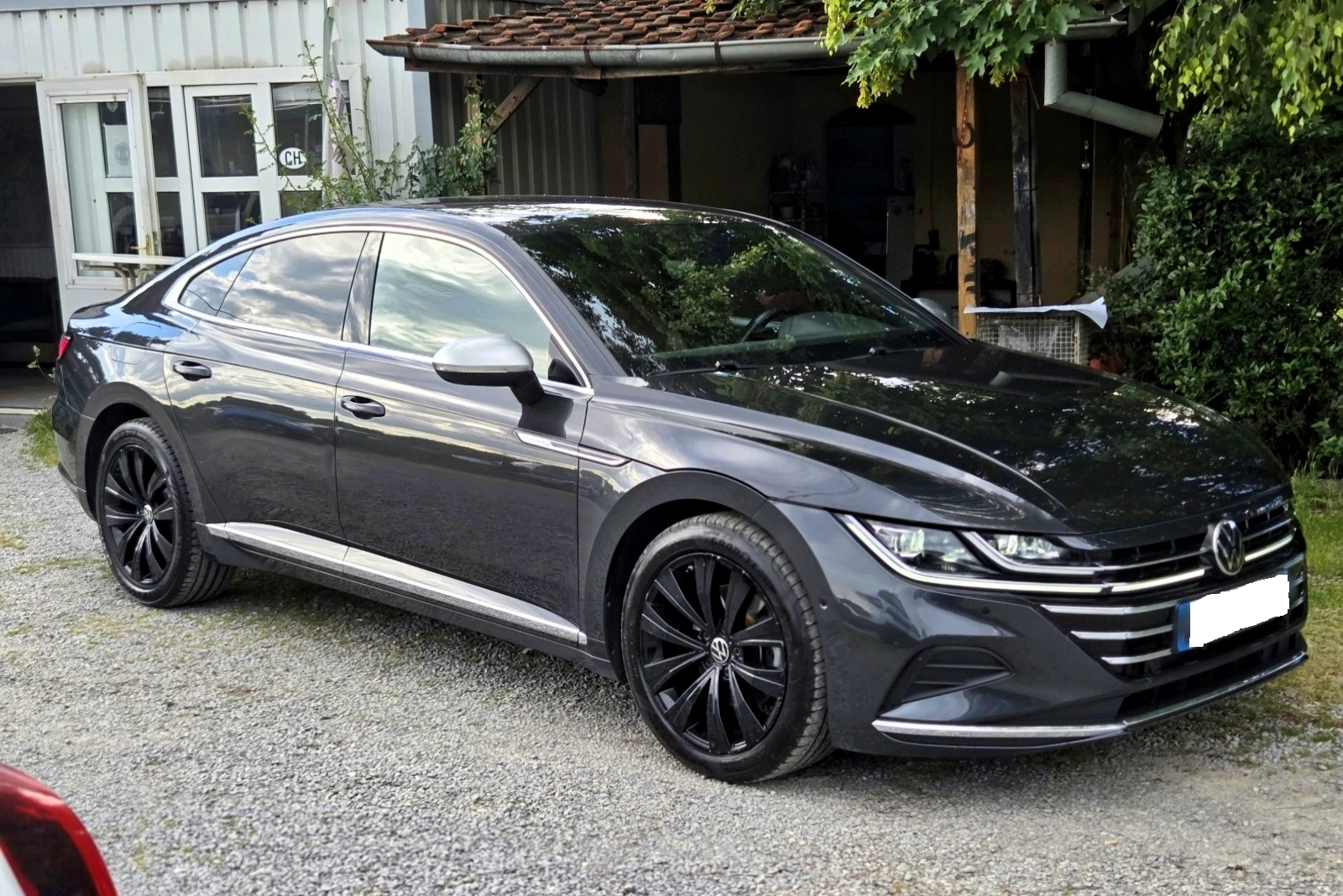 VW Arteon 2.0TDI 150hp FACE/DIGITAL/FULL LED/CAM 360, снимка 4 - Автомобили и джипове - 54073004