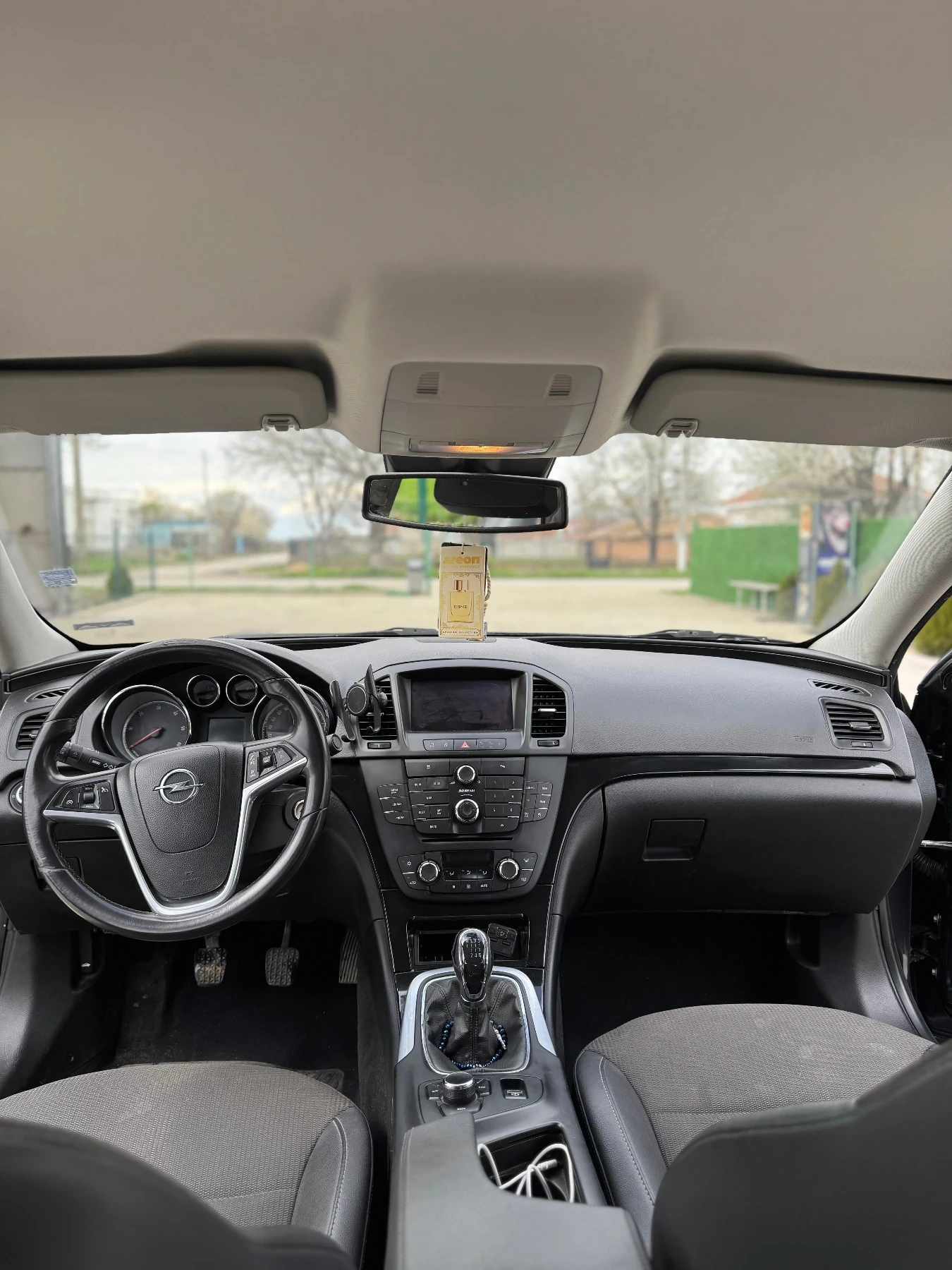 Opel Insignia, снимка 12 - Автомобили и джипове - 54319705