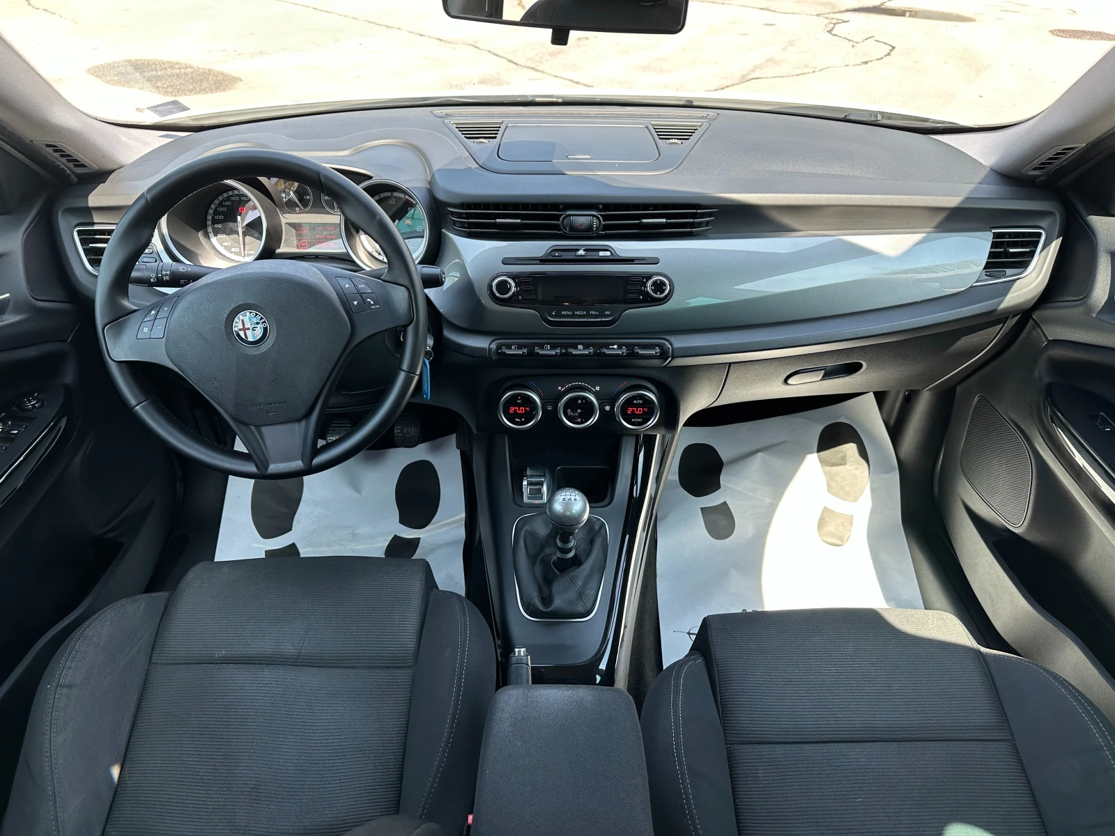 Alfa Romeo Giulietta, снимка 11 - Автомобили и джипове - 54366097