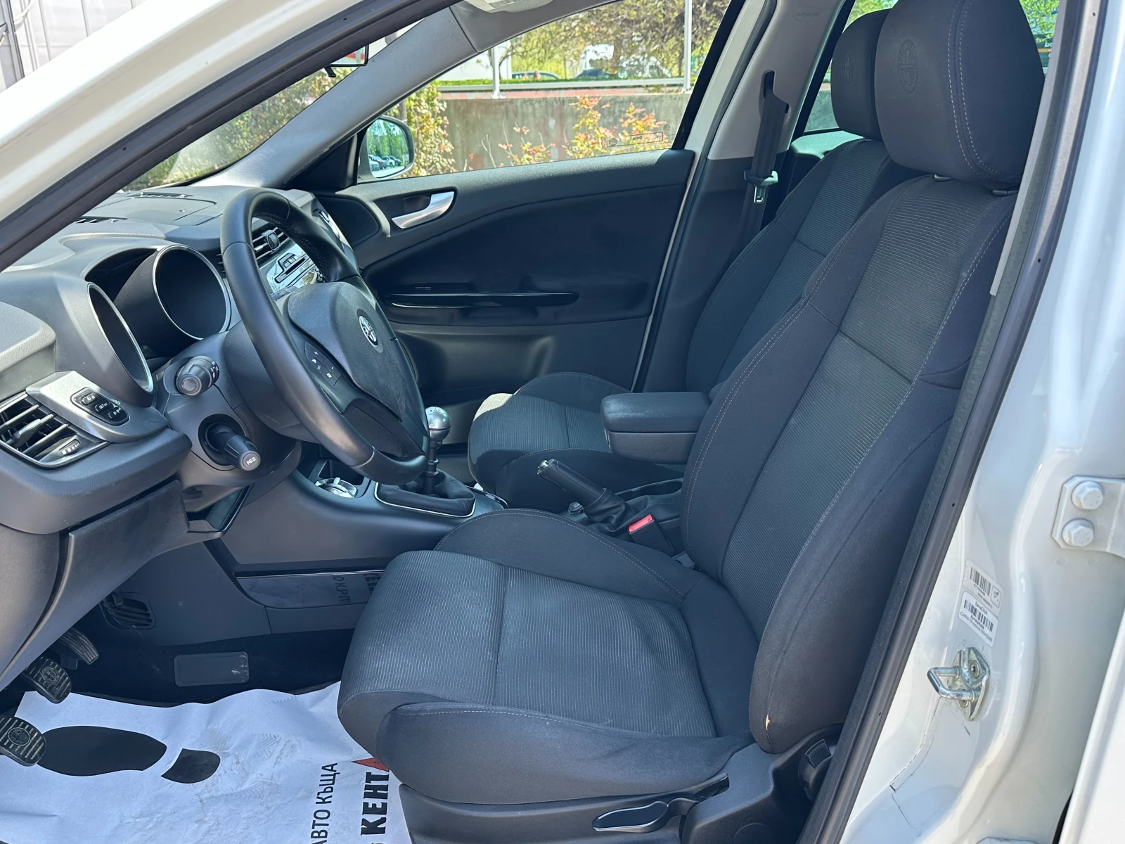 Alfa Romeo Giulietta, снимка 9 - Автомобили и джипове - 54366097