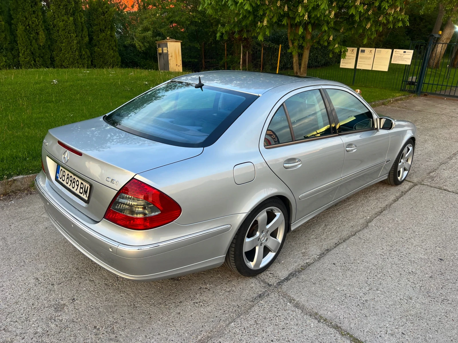 Mercedes-Benz E 320 ИСТИНСКА, снимка 7 - Автомобили и джипове - 54416902