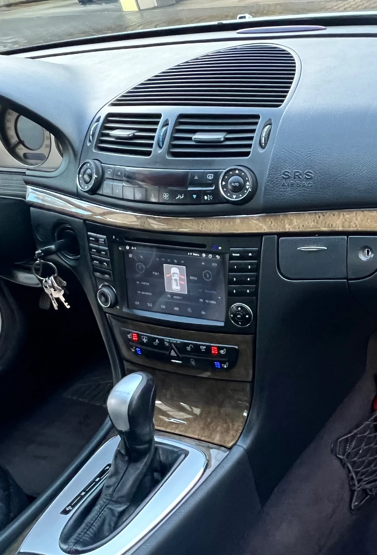 Mercedes-Benz E 320 ИСТИНСКА, снимка 13 - Автомобили и джипове - 54416902