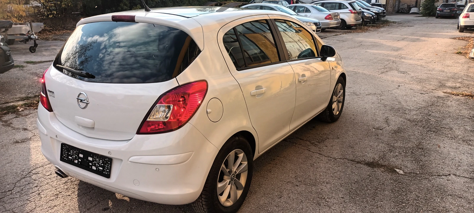 Opel Corsa 1.4i NAVI, снимка 3 - Автомобили и джипове - 54692507