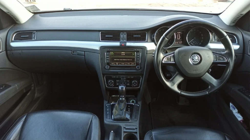 Skoda Superb 2.0TDI 140к.с. DSG, снимка 5 - Автомобили и джипове - 54885932