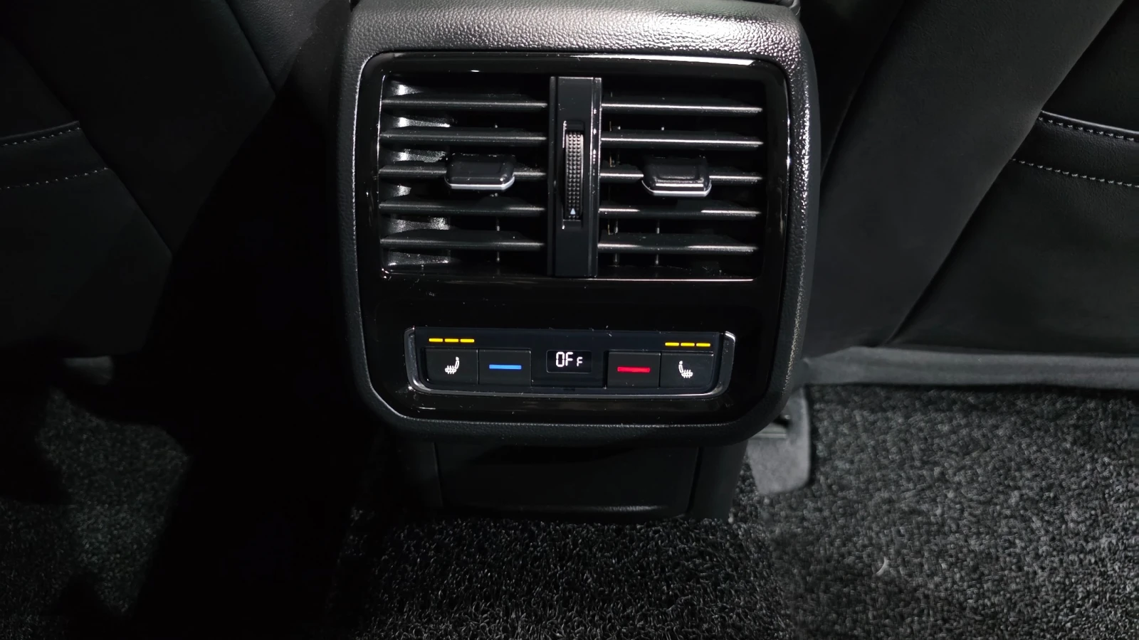 VW Arteon 2.0 TDI Prestige | HUD | 360  Камера | Масаж | , снимка 16 - Автомобили и джипове - 54933030